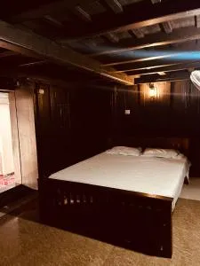 Silent house - Muttam