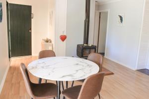 Sandy Swell Beach Shack - Goolwa