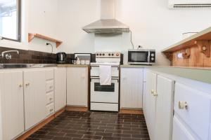 Sandy Swell Beach Shack - Goolwa