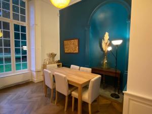 Grande maison familiale près dOrléans, calme avec jardin - FR-1-590-563