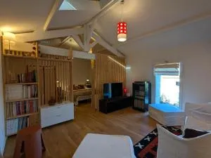 Location saisonnière avec terrasse privée, WIFI, animaux admis, recharge électrique à Rivières - FR-1-653-275 - Jauldes