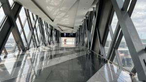 One Palm Tree Villas Studio w fast WiFi, across from NAIA Terminal 3