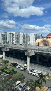 One Palm Tree Villas Studio w fast WiFi, across from NAIA Terminal 3