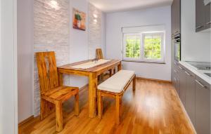 Beautiful Apartment In Labin With Wifi 