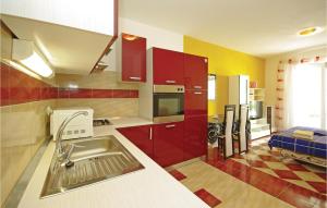 Studio Apartment In Makarska