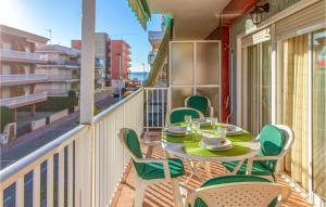 Awesome Apartment In Santa Pola