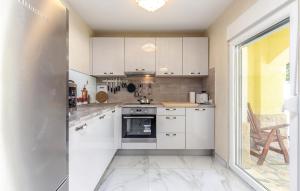 3 Bedroom Stunning Home In Bribir