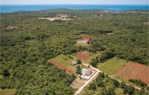 Stunning Home In Bale With Wifi