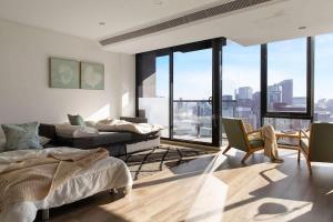 Spacious 3BR Near Crown Sleeps 10 Free Parking