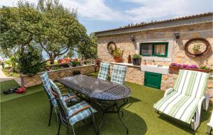 Gorgeous Apartment In Blace With Wifi