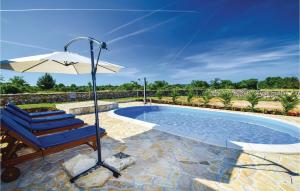 Holiday Home Drinovci With A Fireplace 444