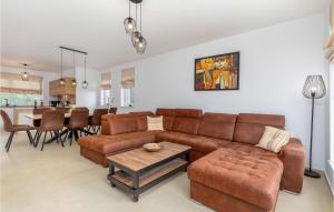 3 Bedroom Beautiful Home In Segotici 