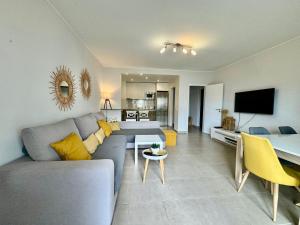 Why Knot Beach, Marina Nearby