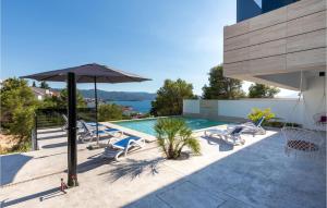 4 Bedroom Awesome Home In Komarna