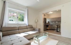 2 Bedroom Awesome Apartment In Zadar 