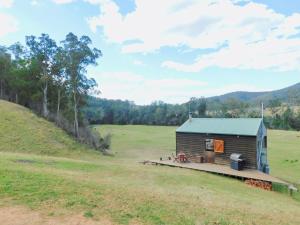 Avalon River Retreat - 400 acre off the grid riverside nature & platypus oasis
