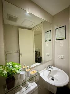 Verte Hideaway at Azure Residences - Urban Escape