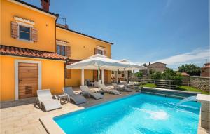 Nice Home In Hr-52215 Vodnjan