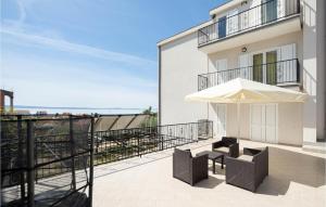 Awesome Apartment In Podstrana