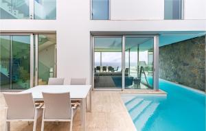 Stunning Home In Granada