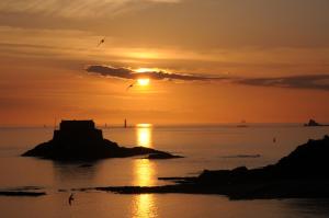 Appart COQUET Intra-Muros façade historique rez de chaussée terrasse