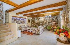 4 Bedroom Lovely Home In Garica