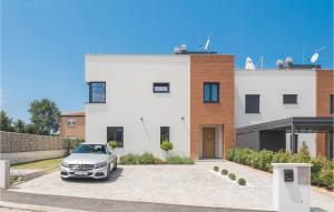 Lovely Home In Radmani