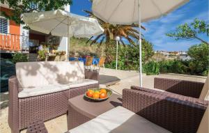 2 Bedroom Awesome Apartment In Barbat