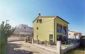 5 Bedroom Amazing Home In Medulin