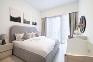 EMAAR GRANDE - Elegant 1 Bedroom Apartment - Infinity Pool - 1min to Dubai Mall and Burj Khalifa