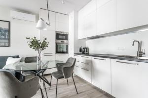 P&O Apartments Mennica Residence II