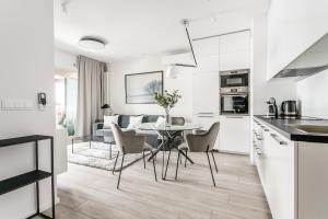 P&O Apartments Mennica Residence II