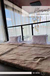 GlassHouse Quezon by The Pedros