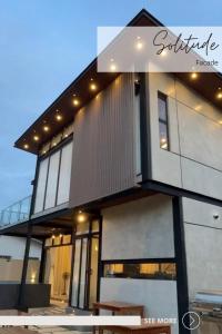 GlassHouse Quezon by The Pedros