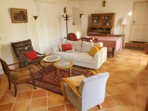 Le Clos- Le Pavillon