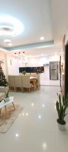 Casa Viana - Modern House Upto 300mbps Wi-fi with Netflix, FREE Parking