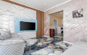 Four-Bedroom Holiday Home In Fazana