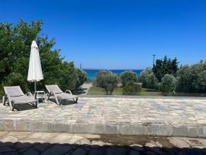 Villa Sonora - Beachfront, Amazing Garden, Panoramic Sea View