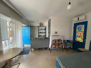 Niavi studio guest house