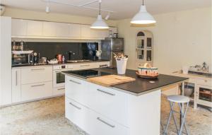 Maisons de vacances Sublime Chateau Avec Piscine : photos des chambres