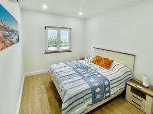 BrisaMarVilas Sea view, 5 min Walk to Town & Beach 12e13