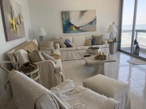 VISTA DESLUMBRANTE - Um por andar - Pitangueiras