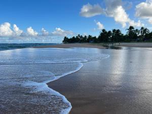 Ibiza- Mar& Lazer 3 suítes Itacimirim pé na areia