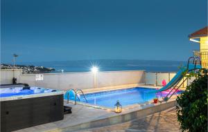 Cozy Apartment In Split With Kitchen