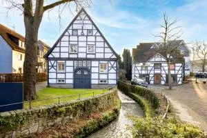 Mola Apartments-Historische Ferienwohnung im Bachviertel Herdecke Zentrum für 3 Personen-Gratis Parkplatz-Highspeed WLAN-auch für Langzeit geeignet - ويتير