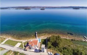 Four-Bedroom Holiday Home In Tkon - تكون