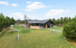 Beautiful Home In Jerup With Wifi - Bratten Strand