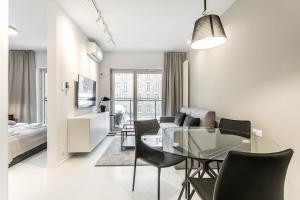 P&O Apartments Mennica Residence III