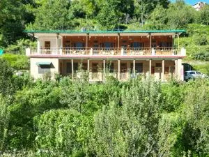 Shyam homestay tirthan - Sarāhan