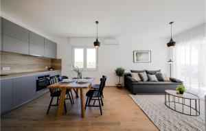 Gorgeous Home In Vrsi 